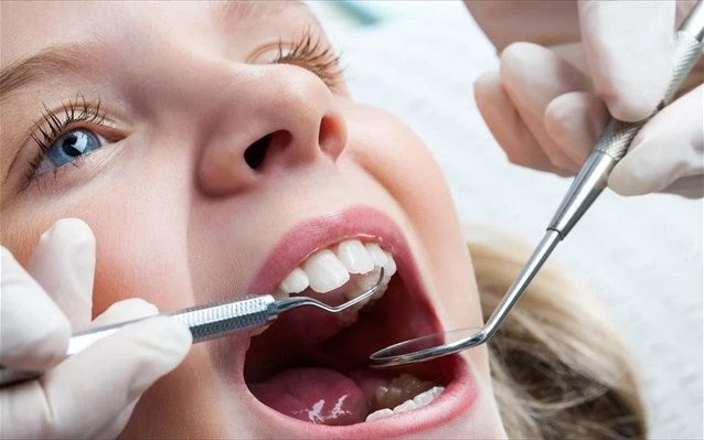 Ελληνική Οδοντιατρική Ομοσπονδία: «Σιωπηλή επιδημία» η κακή στοματική υγιεινή